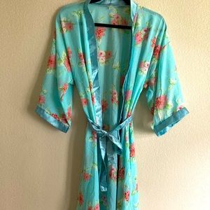 Pretty floral robe